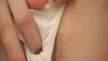 Terapeuten ordinerar hennes fitta för Young xxxporr Stud!