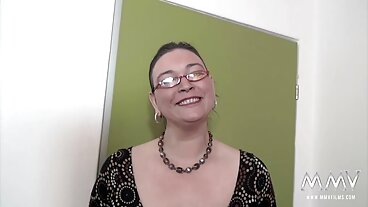 Naughty America: Russian Milf Crystal Rush studsar på kuken gratisporr fontänorgasm på hennes sons vän på porr HD