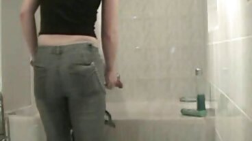 Tight MILF får en enorm belastning svenska amatörer xxx i ansiktet