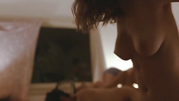 Deprimerad styvmamma behöver xnxx porr styvsonens avkopplande händer