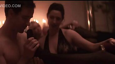 Buxom äldre xxx sexterapeut TiTTiFucked innan DoggyStyle