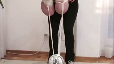 Baeb: Fantastisk Babe Elsa Jean Super Soaker Ansiktsbehandling gratis por filmer på PorrHD